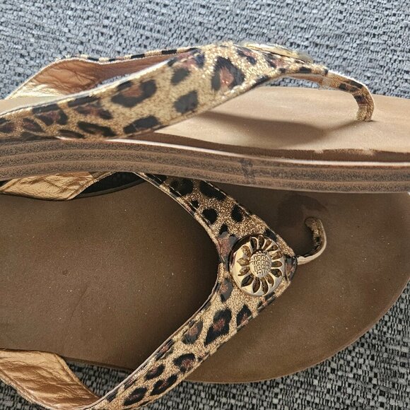Yellow box Beach Summer Coastal flip flop thongs cheetah gold logo Slides 11 - Picture 4 of 6